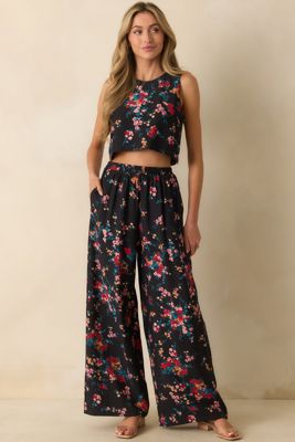 Roam And Bloom Black Multi Floral Print Crop Top