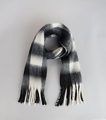 Cozy Moment Plaid Fringe Scarf