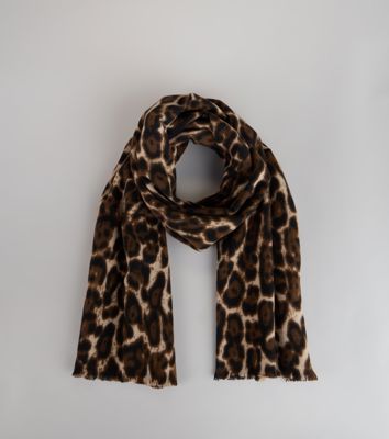 Chic Edge Leopard Print Scarf