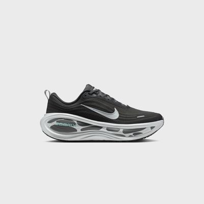 Nike Vomero Plus Anthracite - Reflect Silver / Cannon White