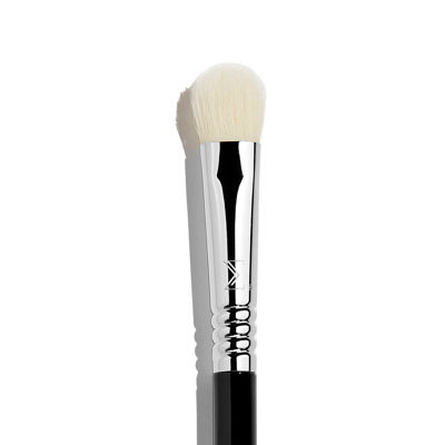 E28 Detailed Buffer™ Brush