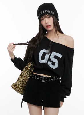 Off-Shoulder Crop Sweatshirt Cn510