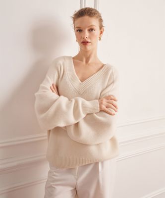 Super Luxe Cashmere V-Neck Sweater