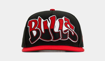 Shoe Palace X New Era Nba 90S Graffiti Exclusive Chicago Bulls 950af Snapback Mens Hat (black/Red)